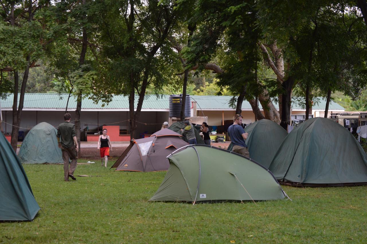 Twiga Lodge And Campsite Мто-ва-Мбу Экстерьер фото